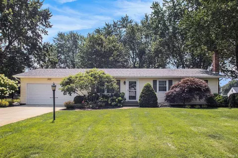 27398 Bittersweet Ln, Elkhart, IN 46514