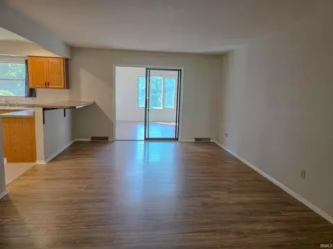 Living - 1324 E Allendale Dr, Bloomington, IN 47401 photo 2 of 4