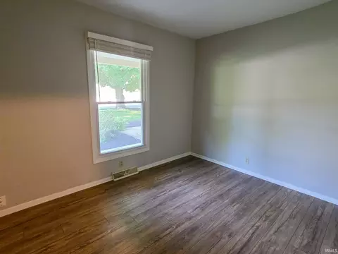 Bedroom - 1324 E Allendale Dr, Bloomington, IN 47401 photo 2 of 2