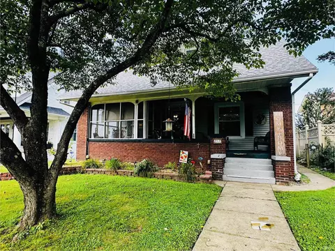 217 NE 9th St, Washington, IN 47501