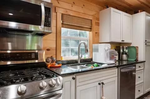 Kitchen - 3193 E 800 S, Lynn, IN 47355 photo 2 of 3