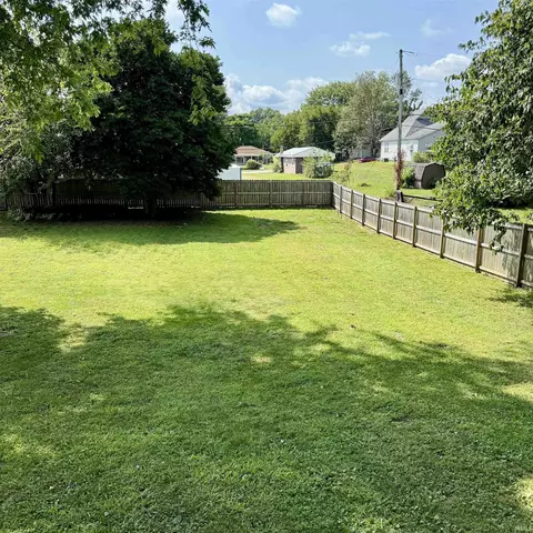 625 S 8th St, Mitchell, IN 47446 photo 4