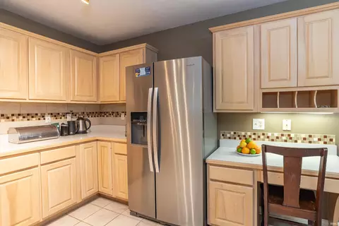 Kitchen - 1709 E Durham Dr, Bloomington, IN 47401 photo 2 of 3