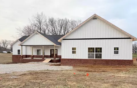 107 Stone Crest Dr, Bedford, IN 47421