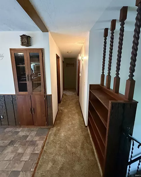 Entry Way - 102 Jack Ct, Odon, IN 47562 photo 3 of 4