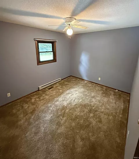 Bedroom - 102 Jack Ct, Odon, IN 47562 photo 4 of 5