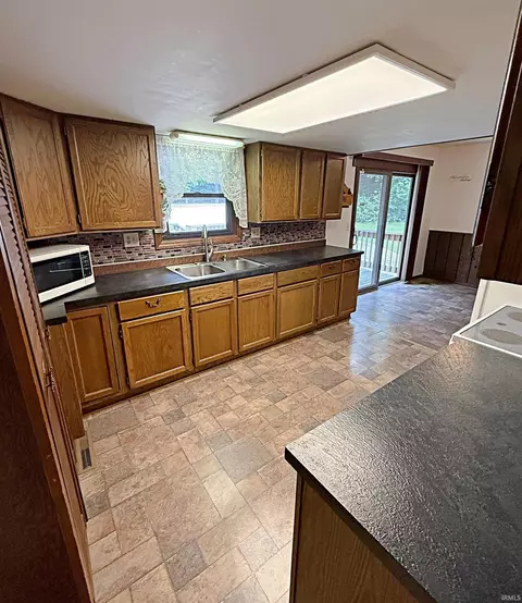 Kitchen - 102 Jack Ct, Odon, IN 47562 photo 4 of 4