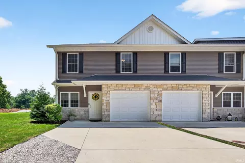3949 S Cramer Cir, Bloomington, IN 47401 photo 2