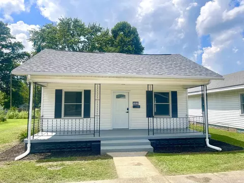504 S Maple St, Bicknell, IN 47512 photo 1