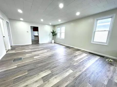 504 S Maple St, Bicknell, IN 47512 photo 6