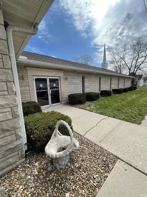 319 W Frank St, Mitchell, IN 47446 photo 4