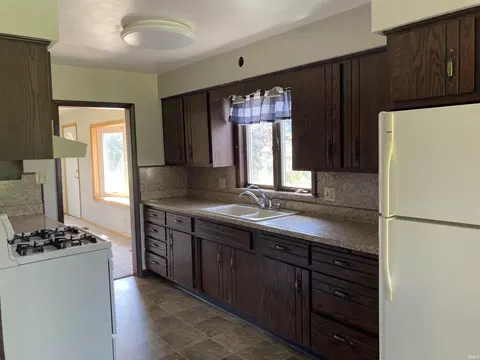 Kitchen - 2414 S County Line Rd, Yoder, IN 46798 photo 5 of 5