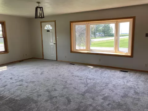 Living - 2414 S County Line Rd, Yoder, IN 46798 photo 3 of 4