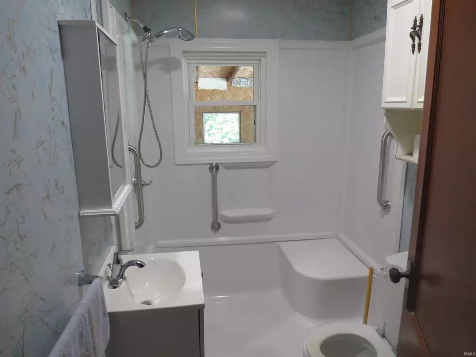  106 E Porter, Winslow, IN 47598 photo 5