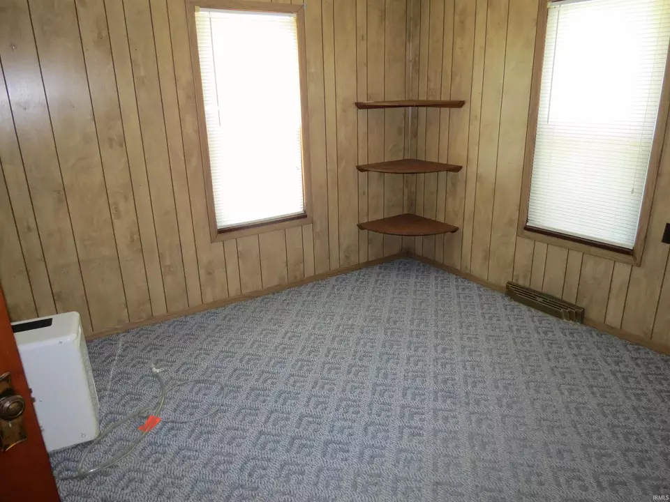  106 E Porter, Winslow, IN 47598 photo 4