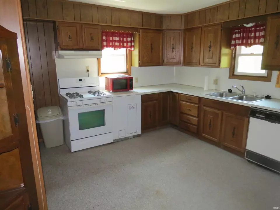  106 E Porter, Winslow, IN 47598 photo 6