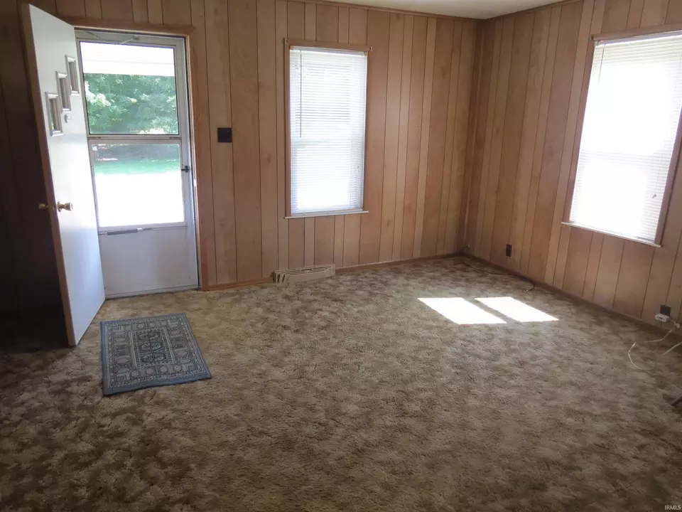  106 E Porter, Winslow, IN 47598 photo 2