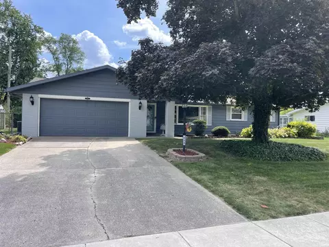 922 Buckingham Dr, Fort Wayne, IN 46825