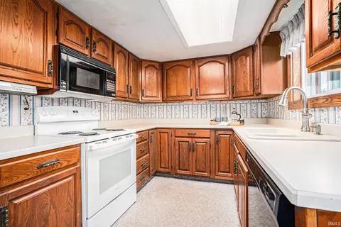 Kitchen - 329 E 100 N Rd, Wabash, IN 46992 photo 1 of 1