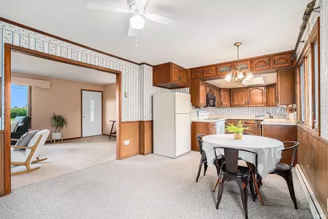 Dining - 329 E 100 N Rd, Wabash, IN 46992 photo 1 of 1