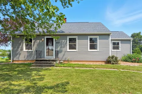 507 W State St, Ashley, IN 46705 photo 4