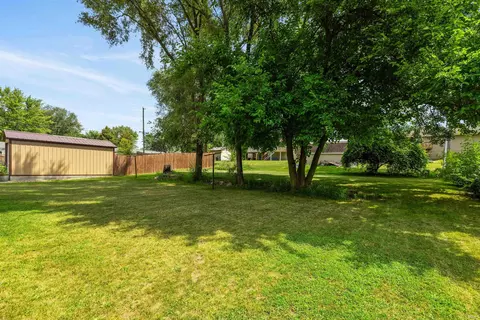 314 Hillside Dr, Lagrange, IN 46761 photo 22