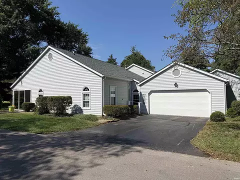 3818 S Pepper Chase Dr, Bloomington, IN 47401