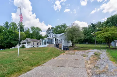 1421 Tupman Rd, Evansville, IN 47720