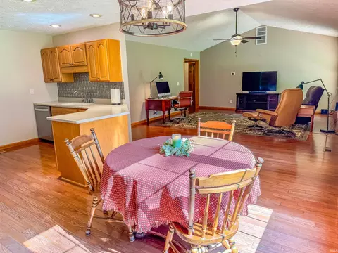 512 Thompson Ln, Mitchell, IN 47446 photo 6
