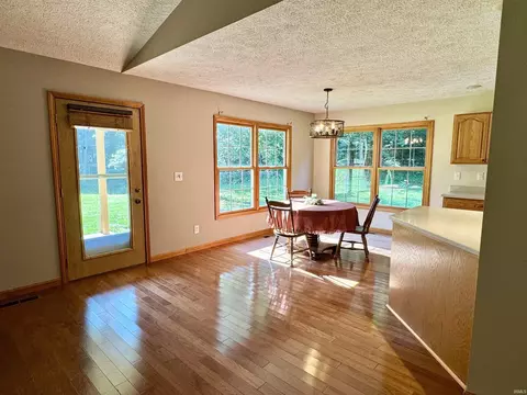 512 Thompson Ln, Mitchell, IN 47446 photo 5