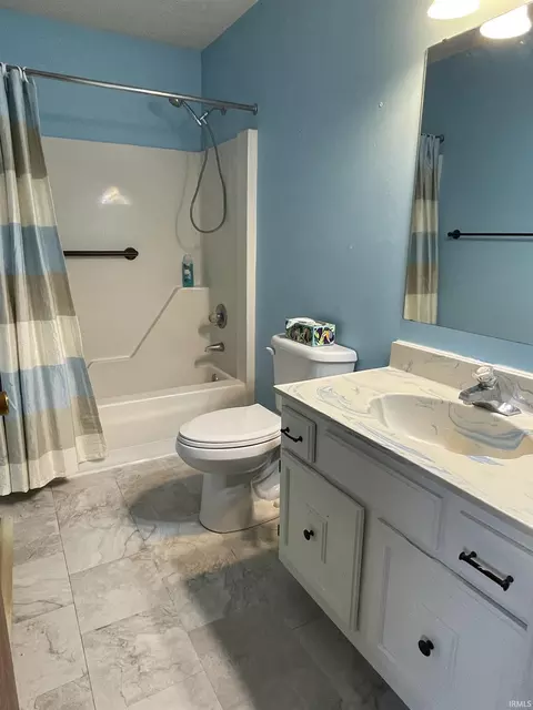 818 W Oak St, Mitchell, IN 47446 photo 9