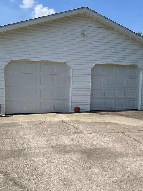 818 W Oak St, Mitchell, IN 47446 photo 15