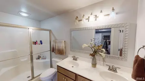 Bath - 504 Ridgeway Ct, Ferdinand, IN 47532 photo 1 of 3