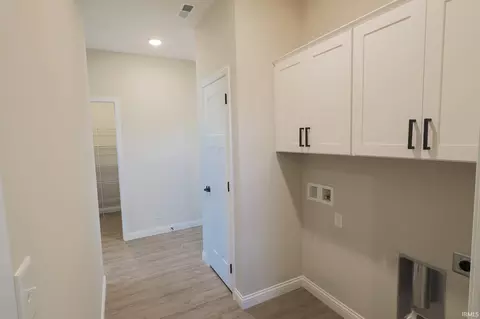 Entry Way - 114 Williston Ct, Delphi, IN 46923 photo 2 of 2