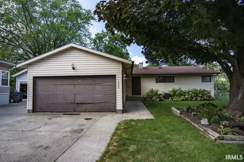 1202 S Shore Dr, Elkhart, IN 46516