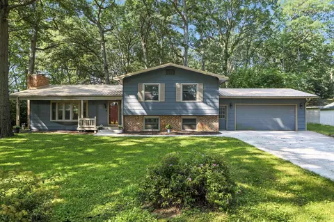 2455 N Shady Ct, Warsaw, IN 46582