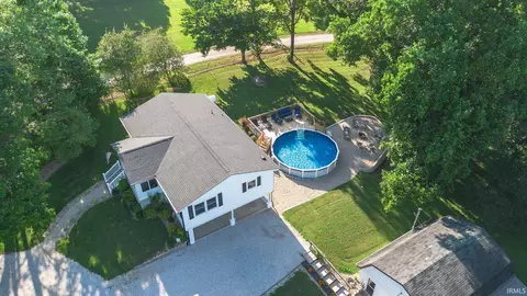 Exterior - 1715 W Old Highway 60, Mitchell, IN 47446 photo 1 of 11