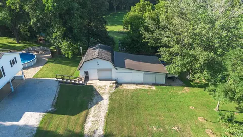 Exterior - 1715 W Old Highway 60, Mitchell, IN 47446 photo 10 of 11