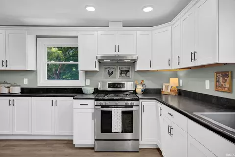 Kitchen - 1715 W Old Highway 60, Mitchell, IN 47446 photo 1 of 2