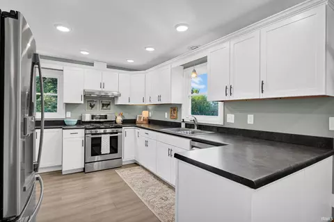 Kitchen - 1715 W Old Highway 60, Mitchell, IN 47446 photo 2 of 2