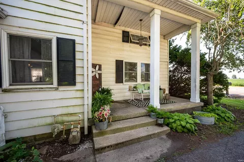 Exterior - 560 E 900 S, Fairmount, IN 46928 photo 6 of 7