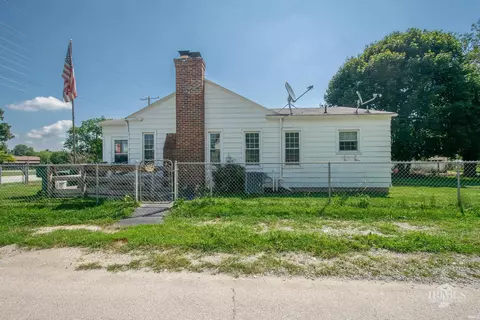 1101 E Memorial Dr, Muncie, IN 47302 photo 4
