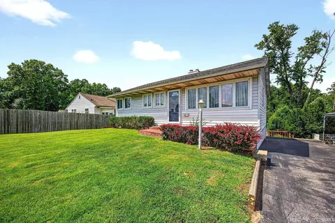 2605 Edwards Row, Bloomington, IN 47408 photo 2