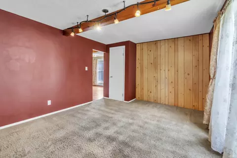 305 E High St, Garrett, IN 46738 photo 8
