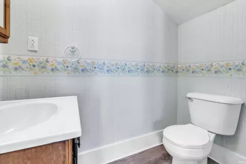 305 E High St, Garrett, IN 46738 photo 13