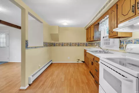 305 E High St, Garrett, IN 46738 photo 6