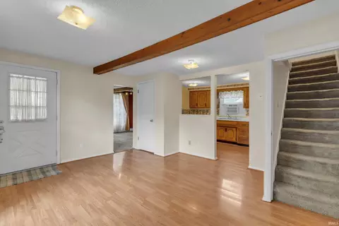305 E High St, Garrett, IN 46738 photo 4
