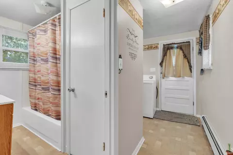 305 E High St, Garrett, IN 46738 photo 10