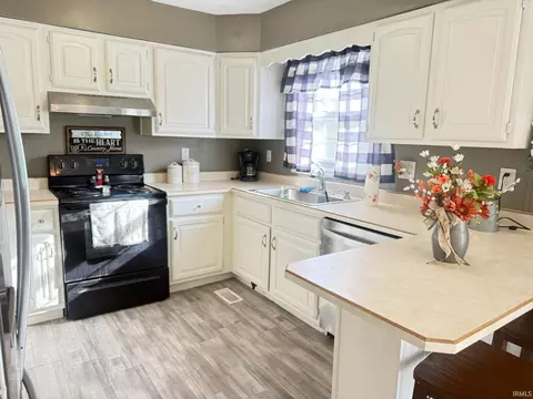 Kitchen - 104 Sparks Dr, Oolitic, IN 47451 photo 2 of 2