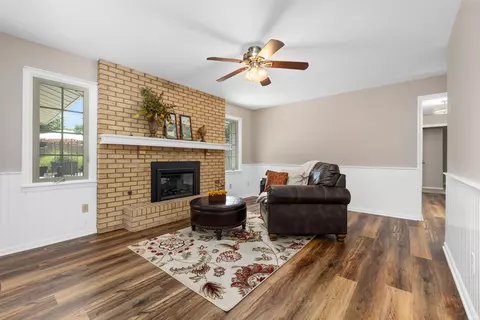 415 Duryea Dr, Auburn, IN 46706 photo 7